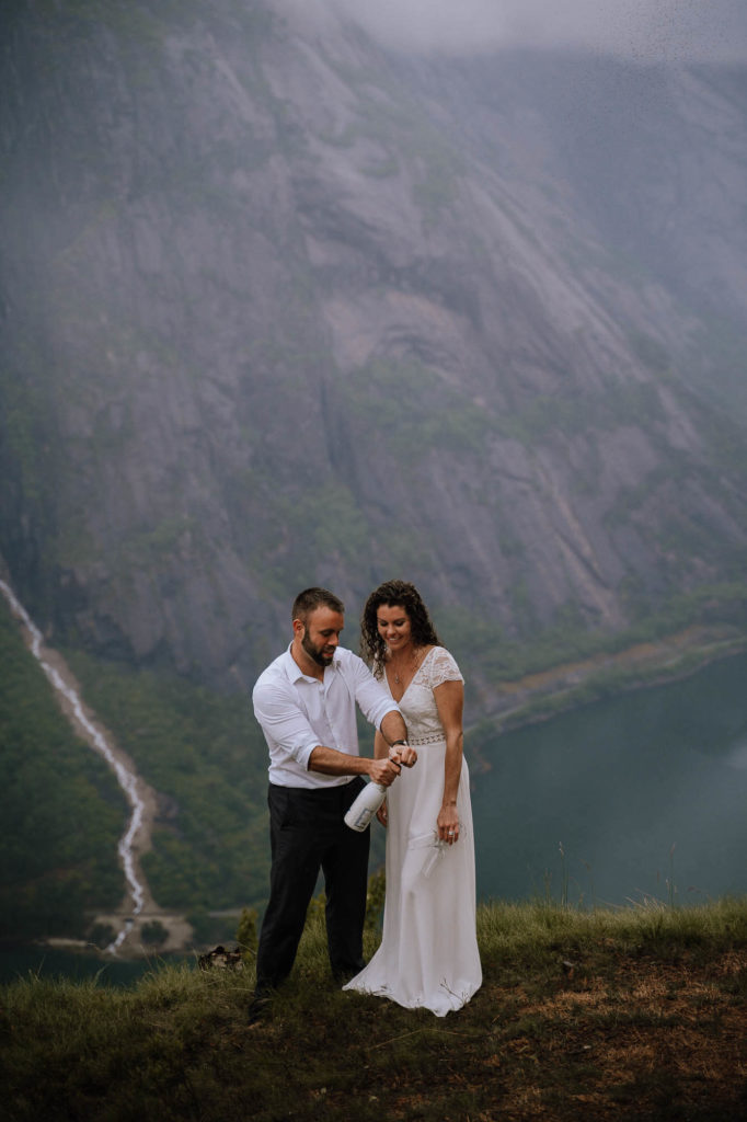 elopement in Hardangerfjord,Elopement in Norway