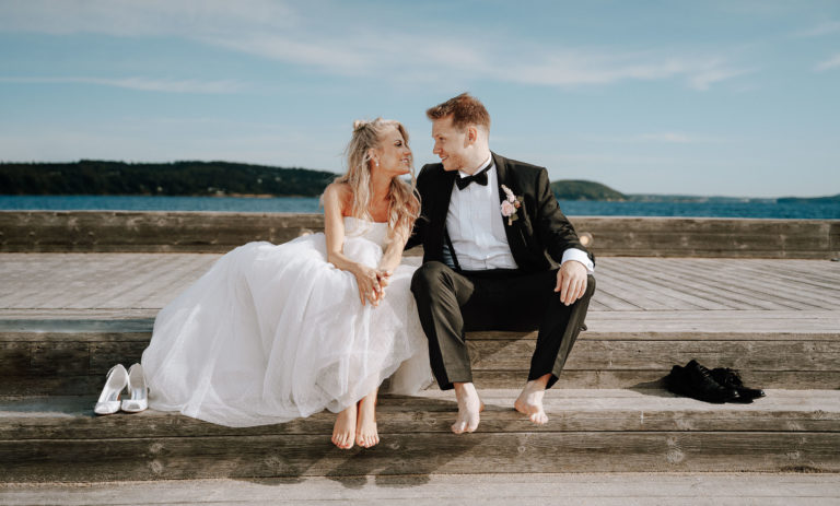 Beach Wedding at Villa Malla & Nordstrand Kirke, Oslo