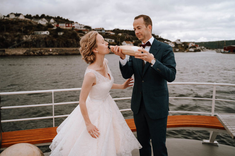 Lighthouse Wedding in Risør – Det Lille Hotel & Stangholmen Fyr