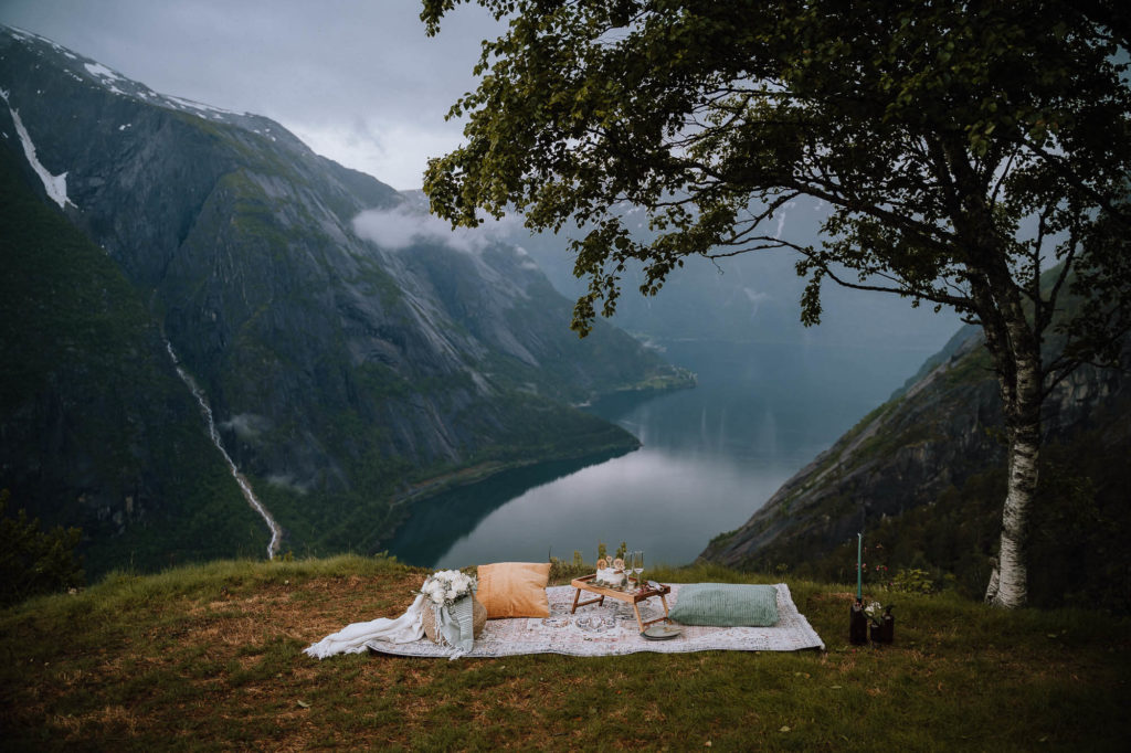 elopement in Hardangerfjord,Elopement in Norway