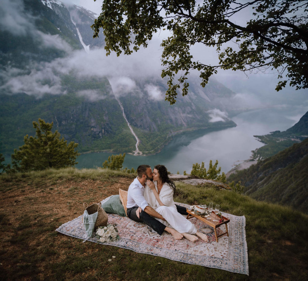 elopement in Hardangerfjord,Elopement in Norway