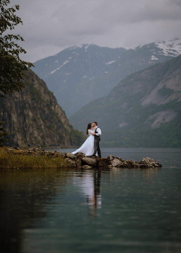 elopement in Hardangerfjord,Elopement in Norway