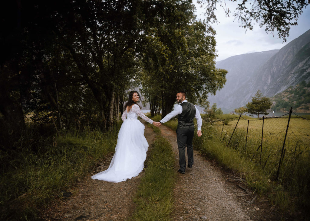 elopement in Hardangerfjord,Elopement in Norway