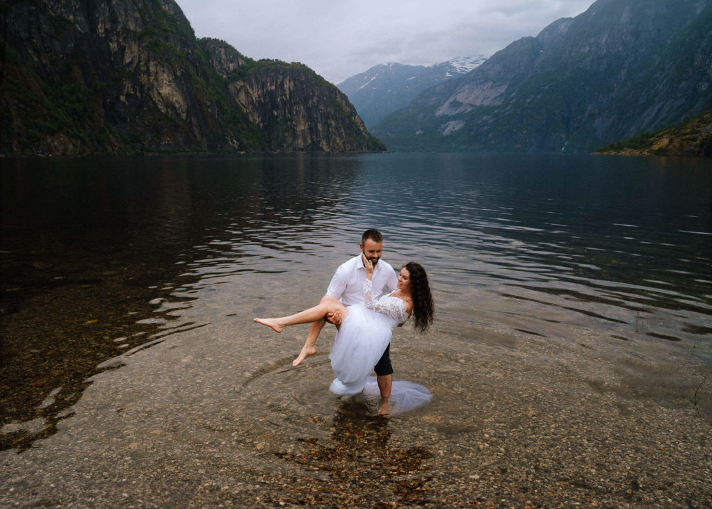 elopement in Hardangerfjord,Elopement in Norway