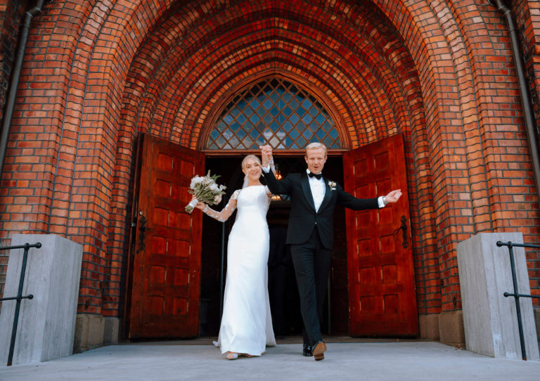 August Wedding at Norske Studenters Roklubb & Uranienborg kirke